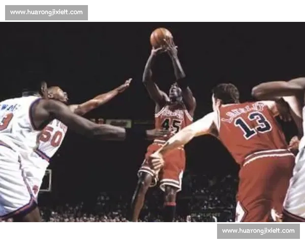 球场名场面:第一投离谱,第二投直接看傻观众 球场名场面:第一投离谱,第二投直接看傻观众